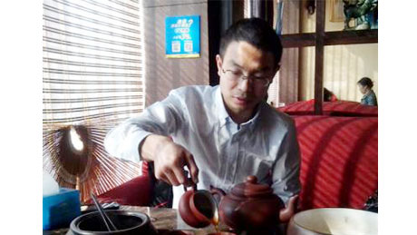 高川--湖南農(nóng)大動(dòng)物營(yíng)養(yǎng)碩士
現(xiàn)任：飼料技術(shù)經(jīng)理，進(jìn)入資源大家庭，得到很多老師的幫助，也更加清楚了自己的位置和方向。以前人生的種種經(jīng)歷，在此時(shí)才發(fā)現(xiàn)它的價(jià)值。